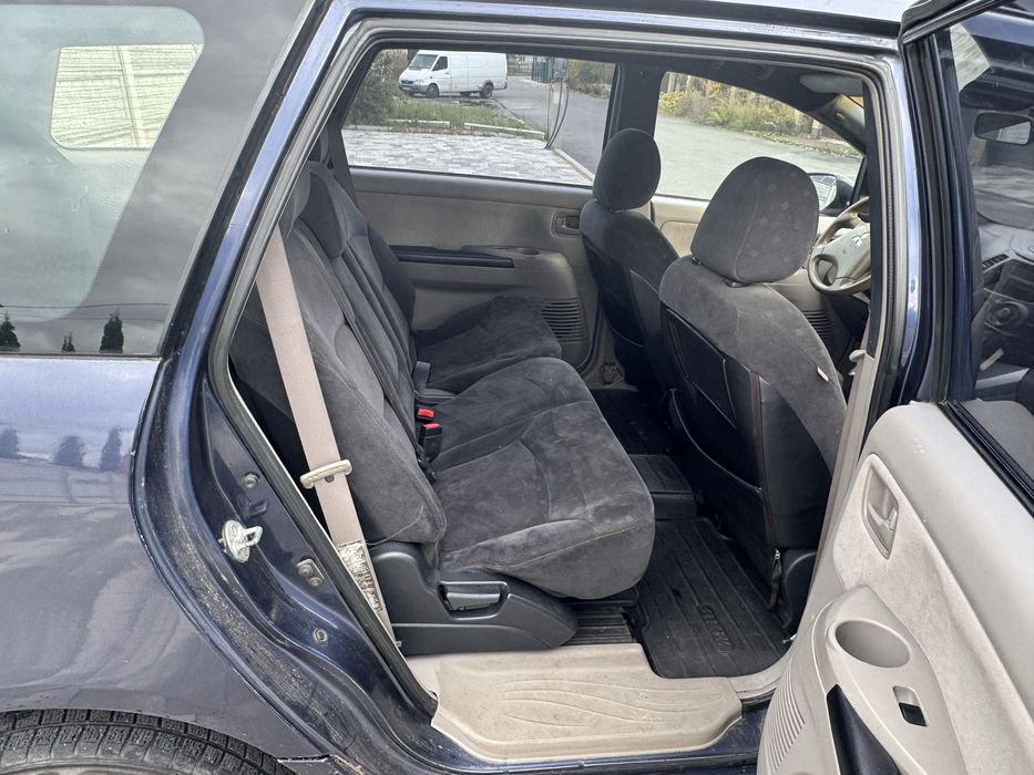 mitsubishi grandis 2004 рік