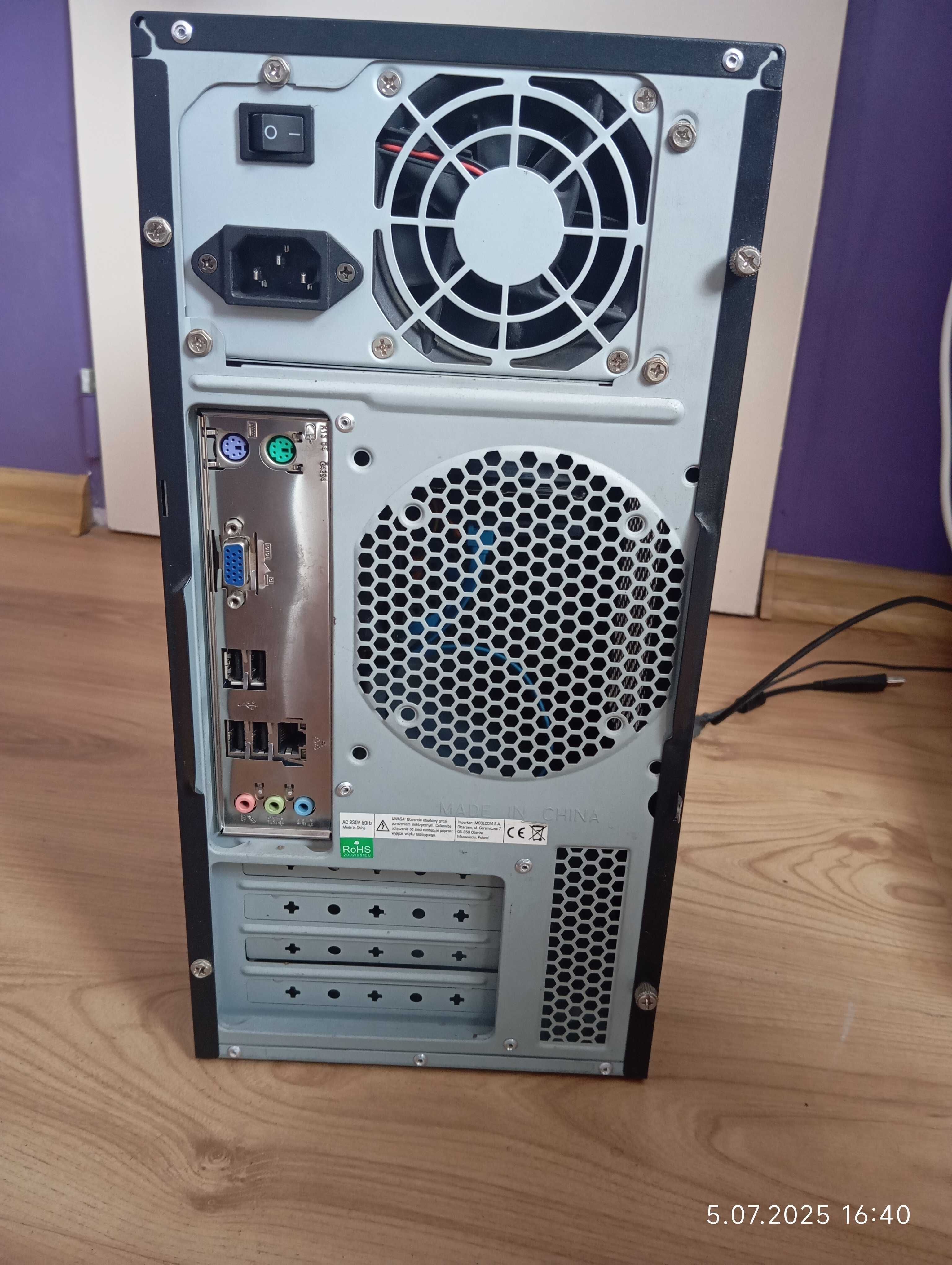 Komputer stacjonarny + monitor 18,5" LED Philips