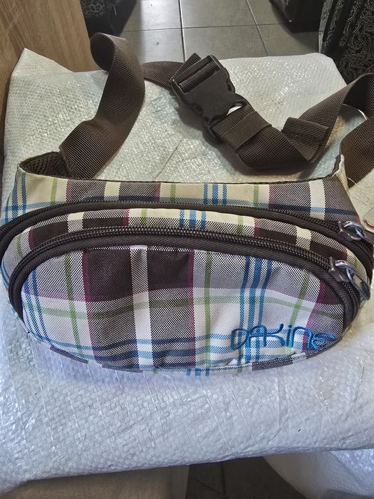 Сумка на пояс DAKINE Hip Pack mini tropical