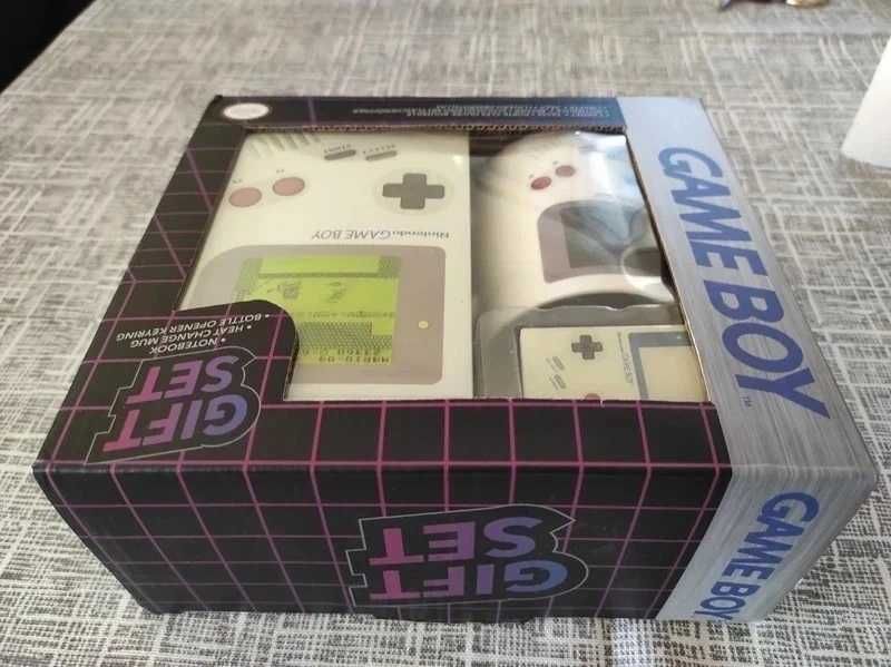 Gift Set Nintendo Game Boy Paladone