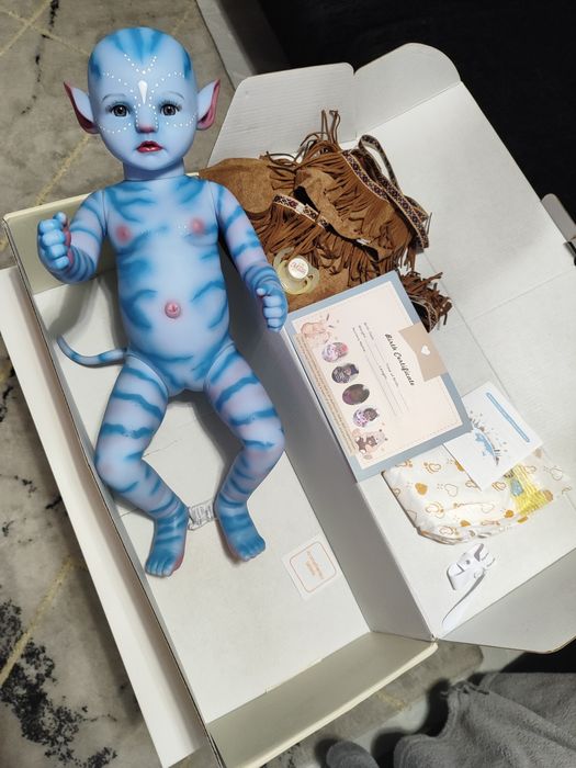 Boneca Avatar com adereços