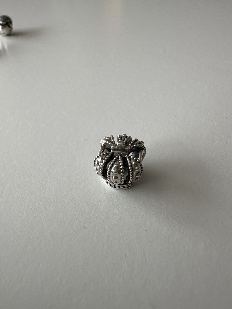 Pandora charms korona