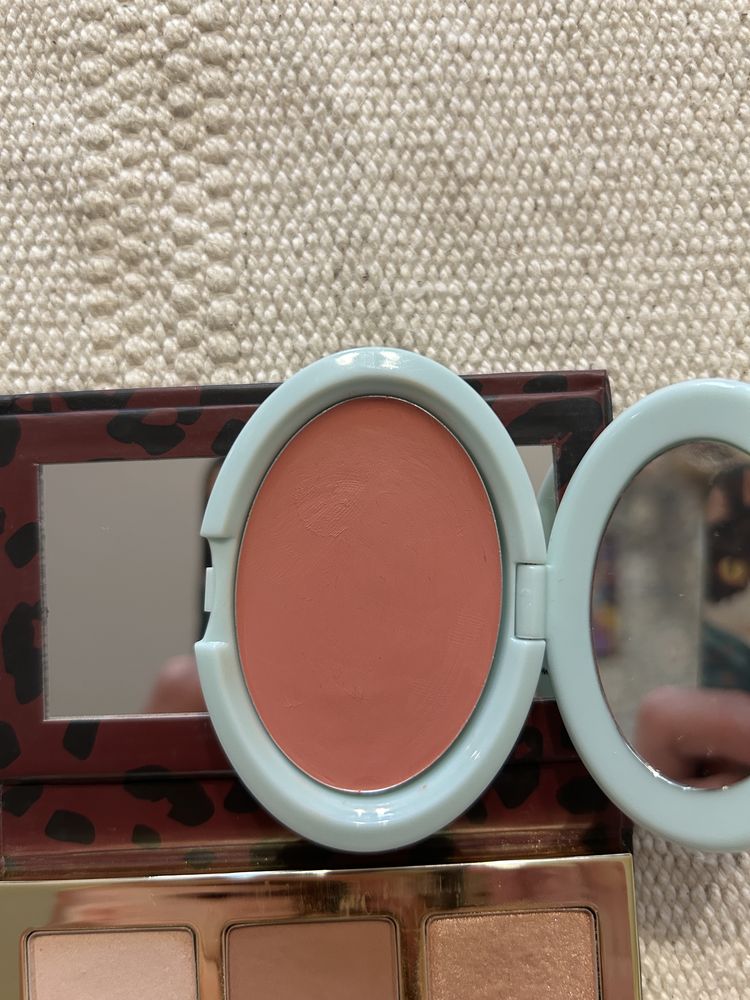 Zestaw kosmetyków Paleta Tarte maneater + róż w kremie Tarte