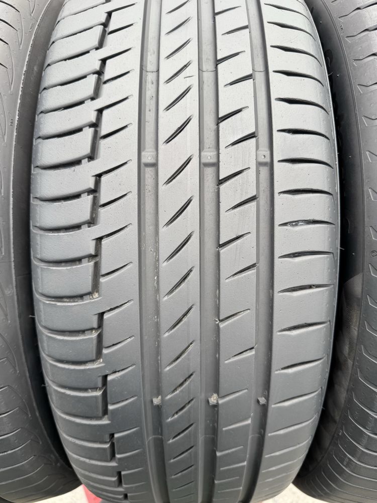 225/55R19  V XL Continental