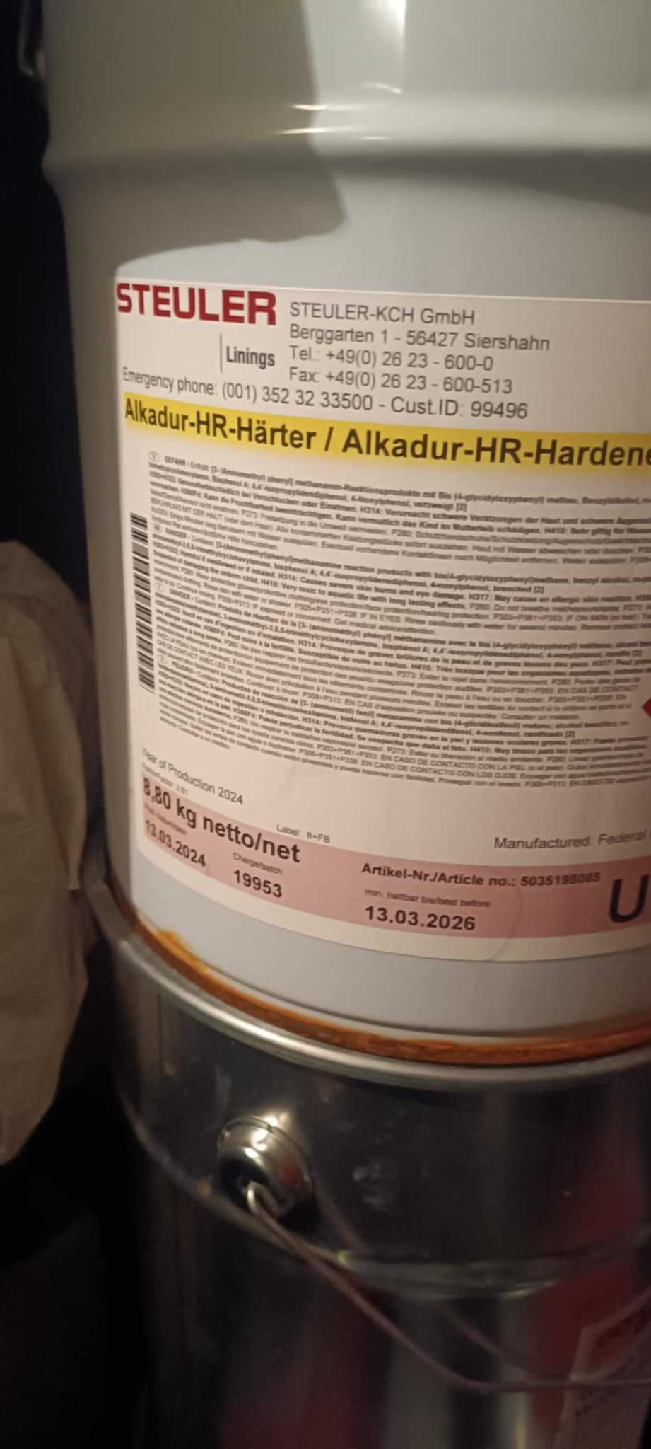 Sprzedam farbę do betonu firmy Steuler