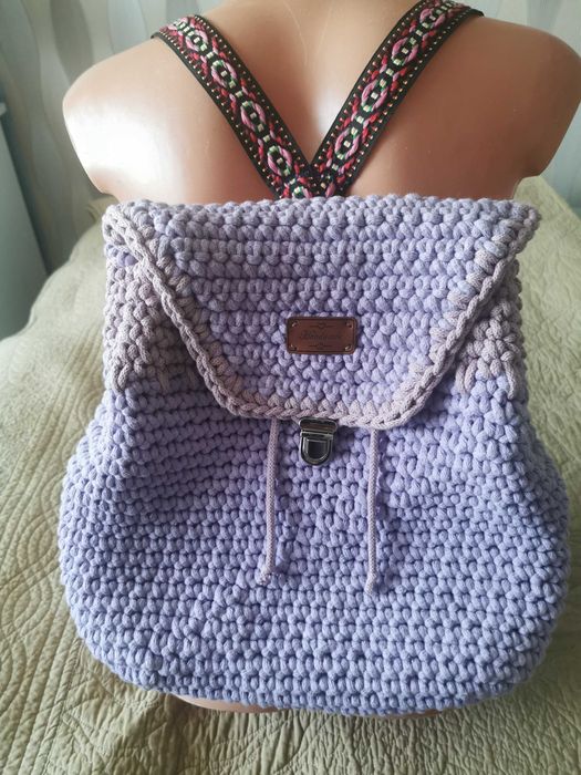 Szydełkowy liliowy plecak