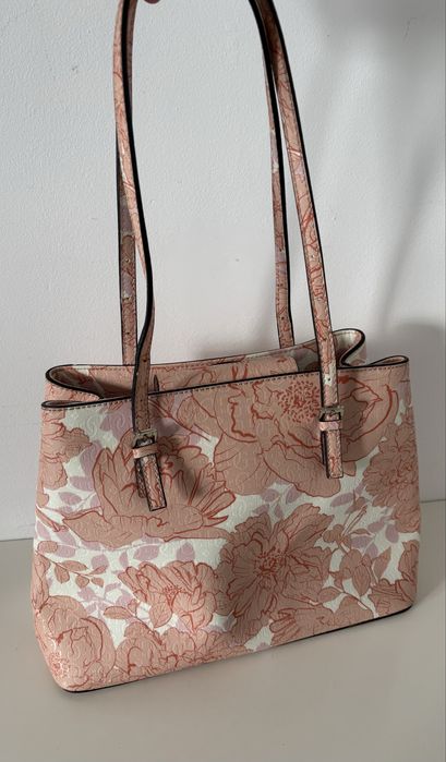 Torebka guess wzory kwiaty shopper
