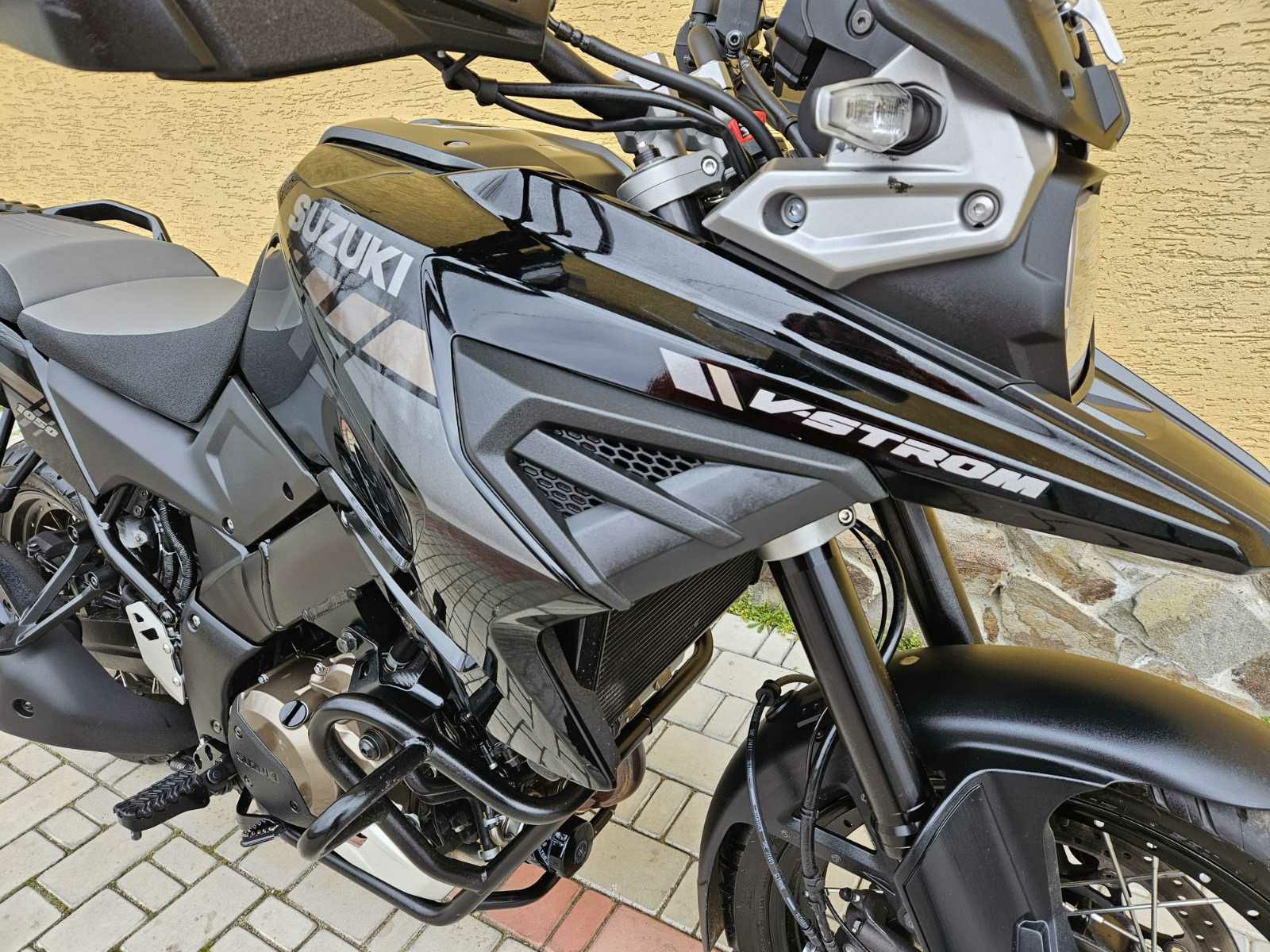 Suzuki v-strom 1050