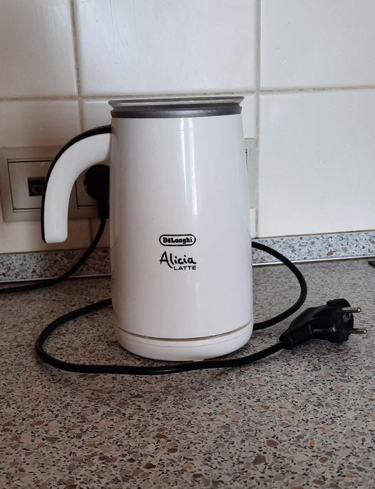 Спінювач молока капучинатор DELONGHI Alicia кава philips Nespresso