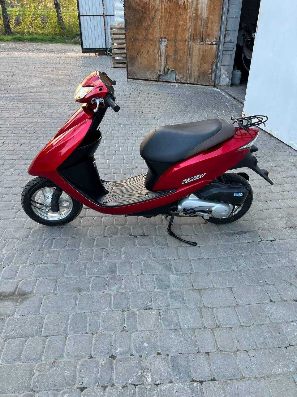 Скутер ІНЖЕКТОР Honda Dio AF 68 4-Т  тільки з КОНТЕЙНЕРА