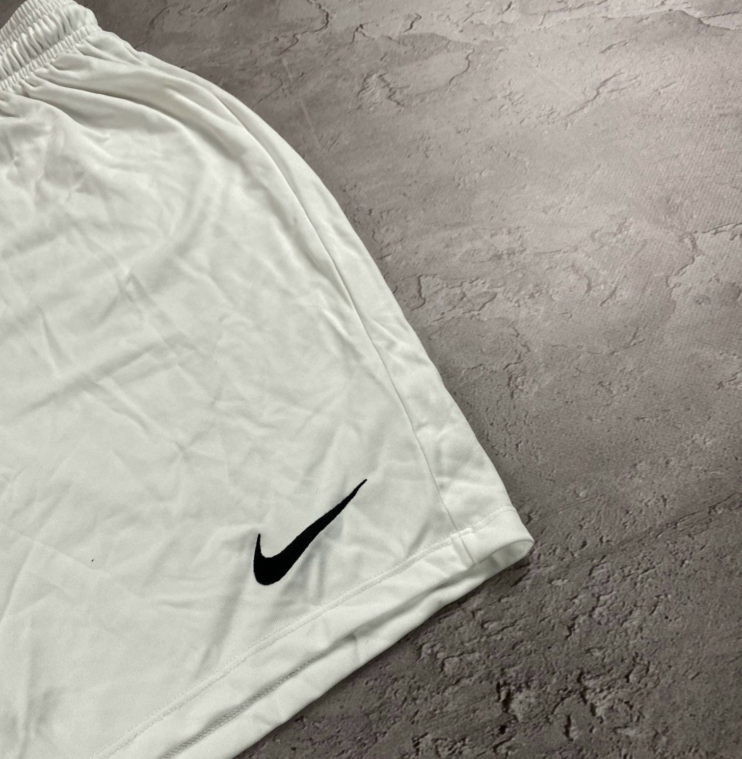 Шорти від фірми  Nike