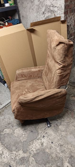 Fotel rozkładany obrotowy
Sprzedam używany fotel obrotowy, ro