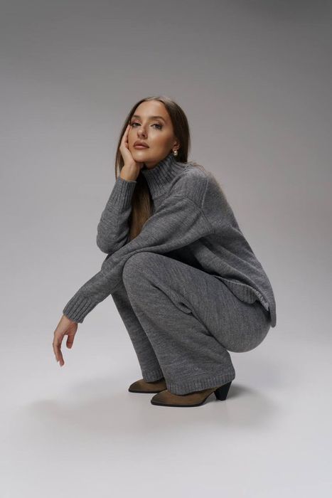 Костюм вʼязаний кофта та брюки, шоколадний брючний костюм