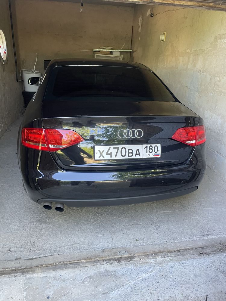 Audi A 4 . 1.8 турбо ,