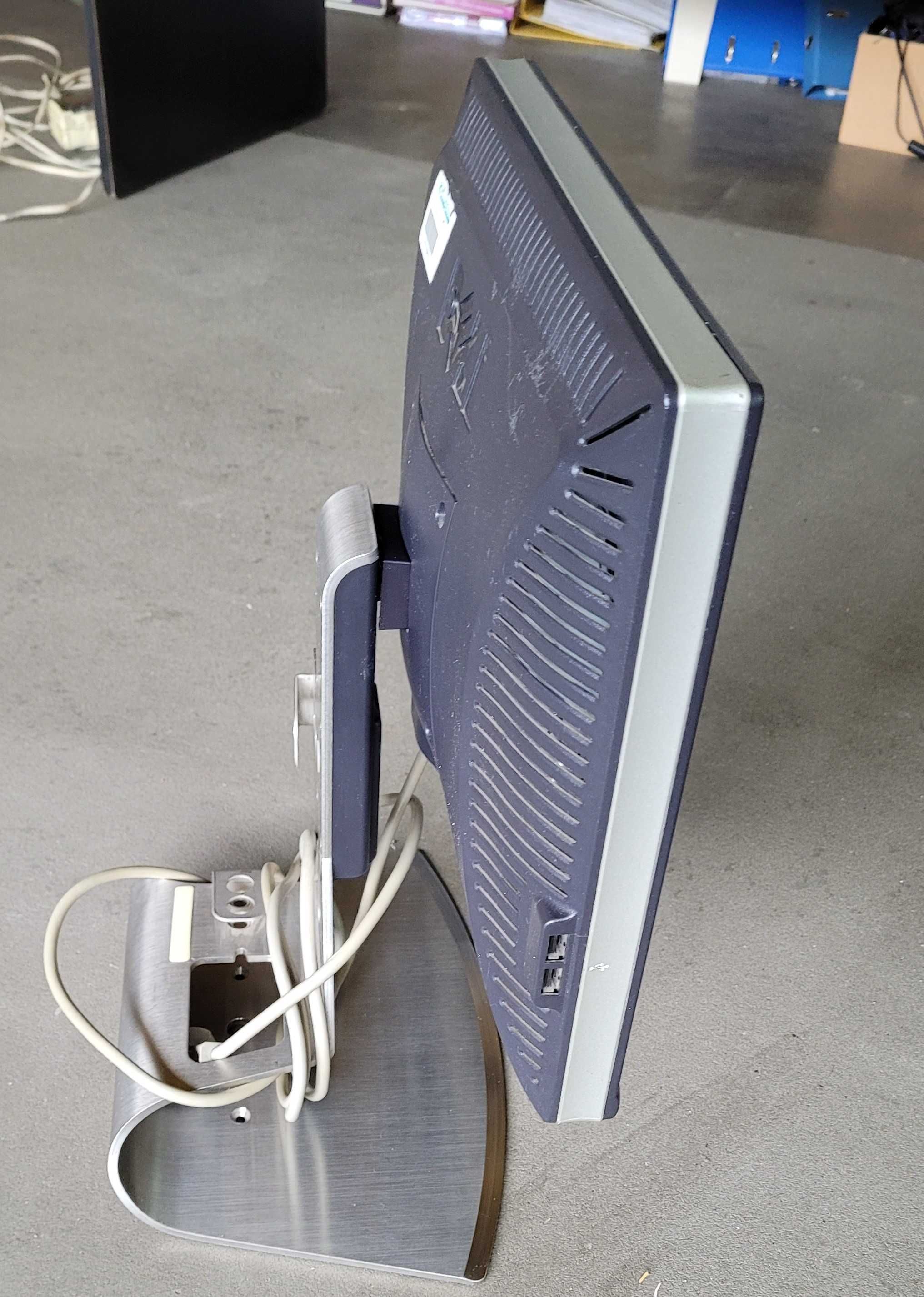 Monitor Dell 1703 FPs z podstawą do komputera