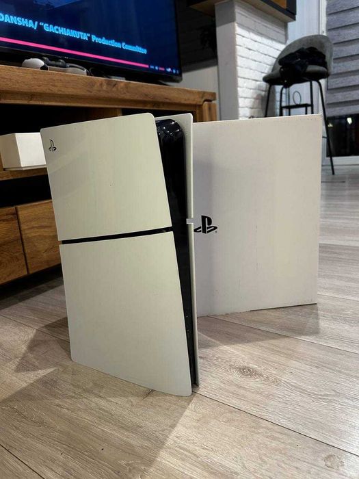 Pilnie sprzedam Playstation 5 Slim 1TB