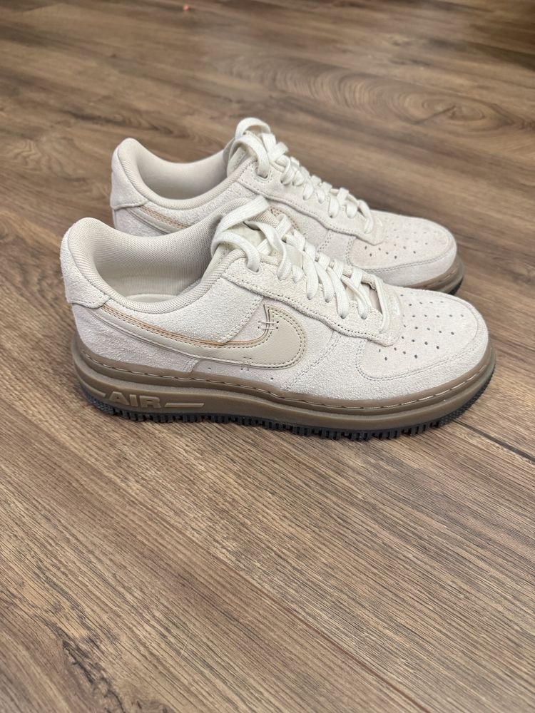 Nike Air Force 1 Low Luxe Light Orewood Brown Gum 41 розмір