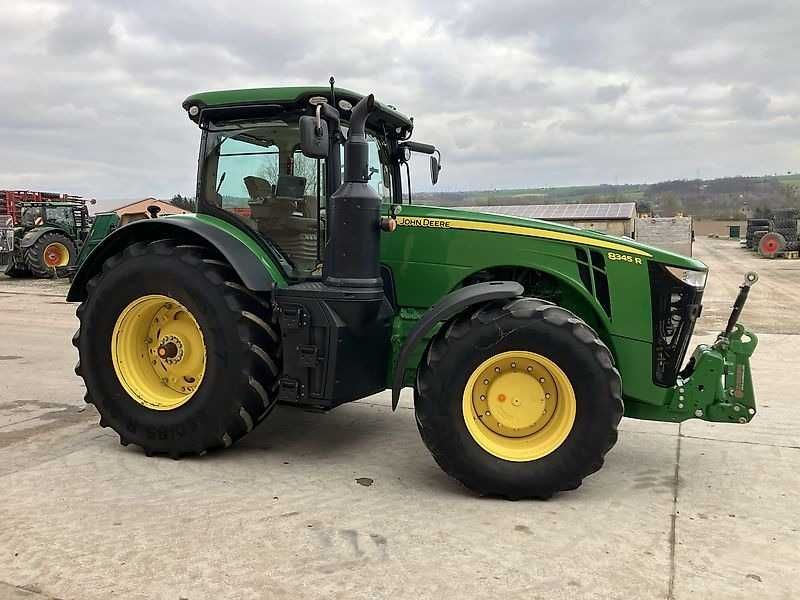 Трактор John Deere 8345R