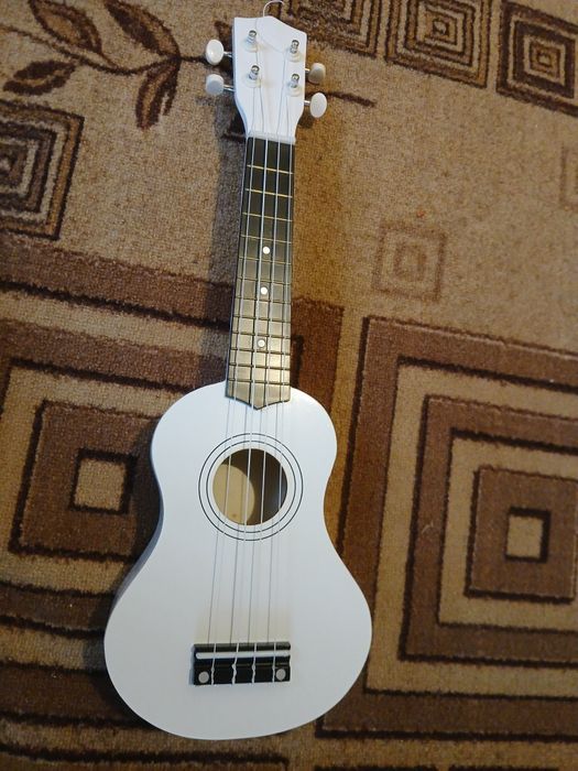 Продається нова укулеле