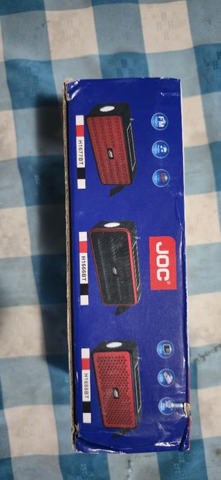Coluna, radio, lanterna em 1