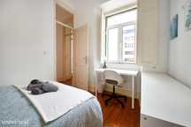 438721 - Quarto com cama de casal em...