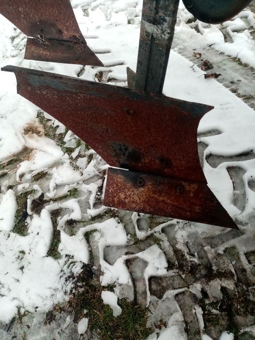 Продам плуг 2 20