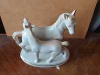 Escultura faiança cavalos