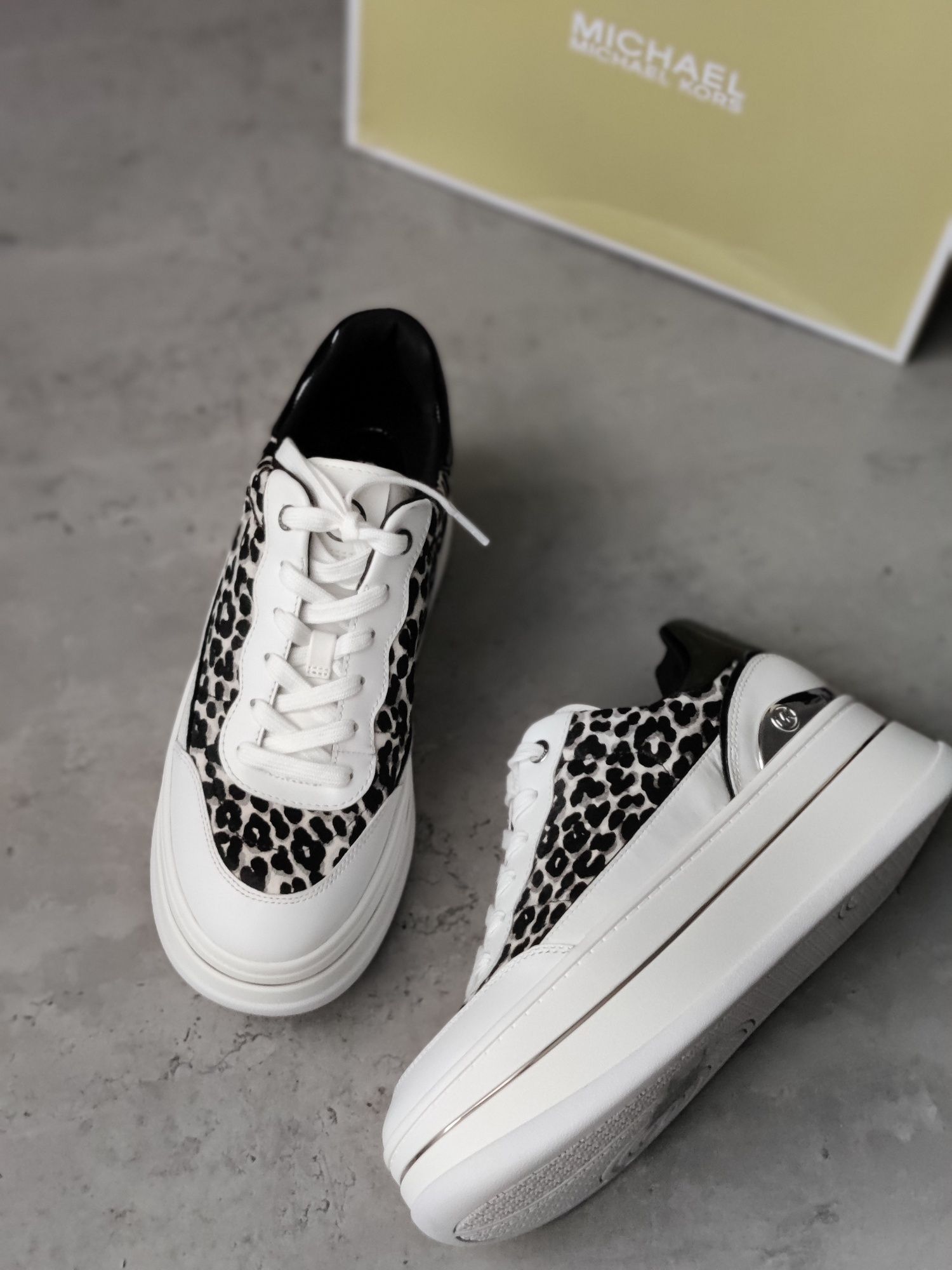 Кросівки бренд Michael Kors розмір US 10