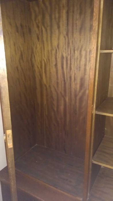 Biblioteczka , stylowa , fornirowana , szkło szlifowane kryształowe ,