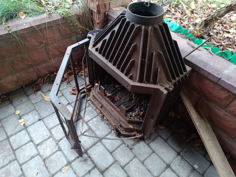 Камінна топка чугунна