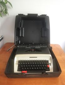 Maszyna do pisania retro