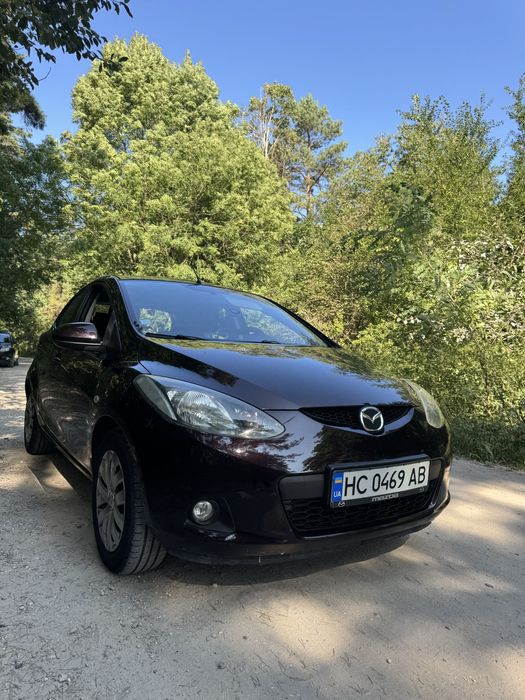Авто Mazda 2 2008