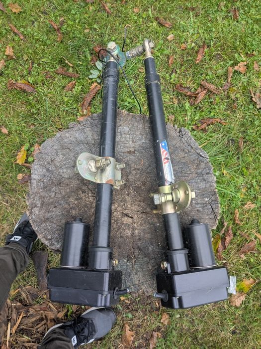 Siłownik wysięgnik elektryczny 12-24v  30 cm do bramy