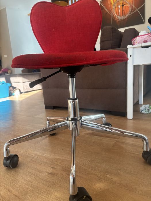 Designerskie krzesło biurowe obrotowe