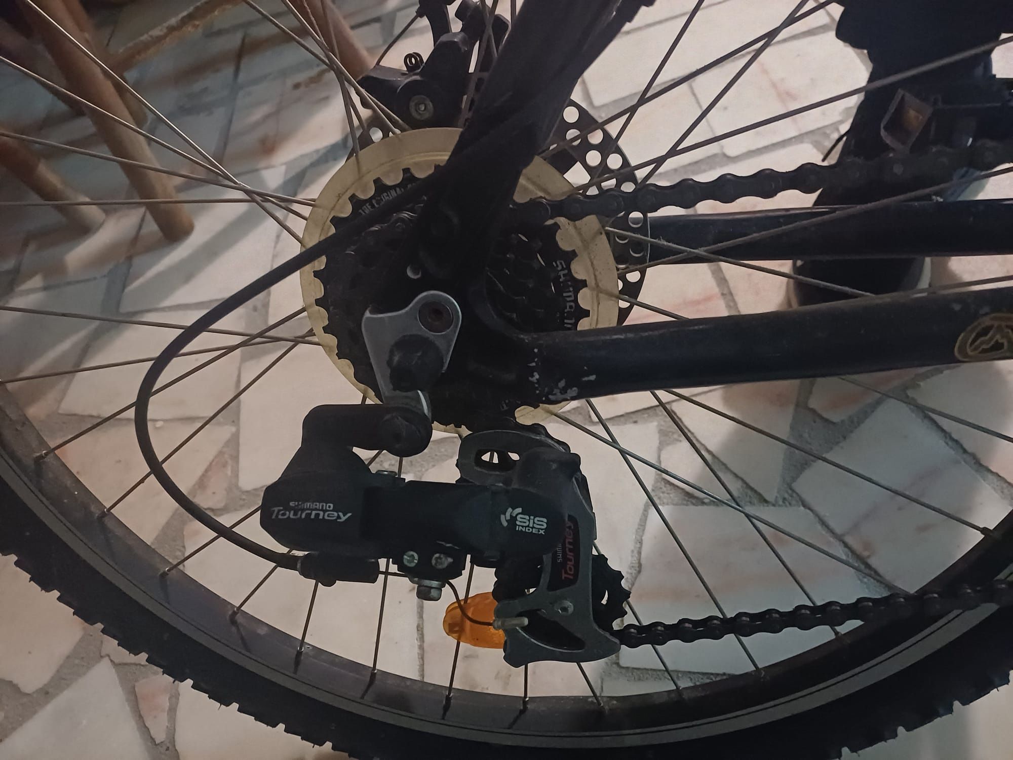 Bicicleta em excelente estado com mudancas da shimano
