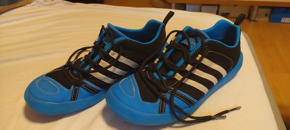 Buty Adidas dla chłopca 39 1/3