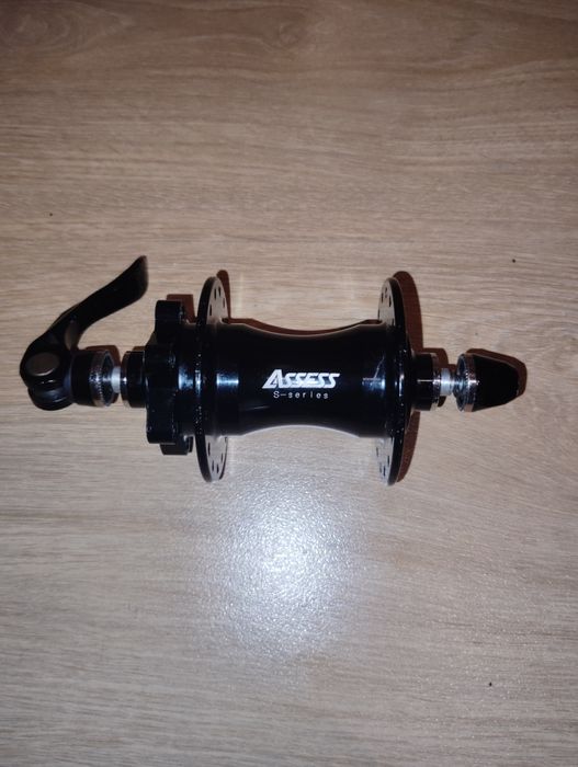 Cubo bicicleta frente Assess 32 furos Disk