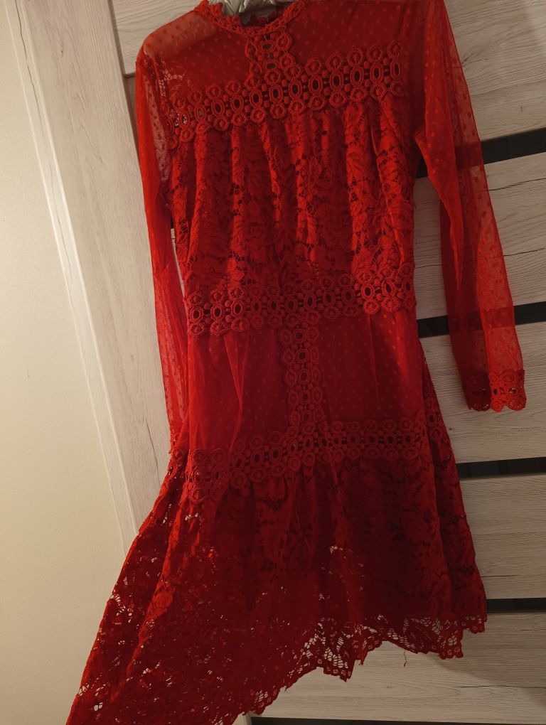 Czerwona sukienka