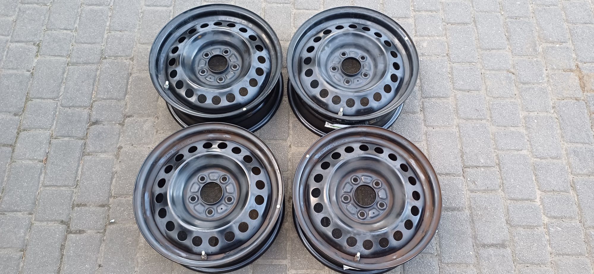 Felgi stalowe MITSUBISHI 6,5x16 , rozstaw śrub 5x114,3 , ET 46.