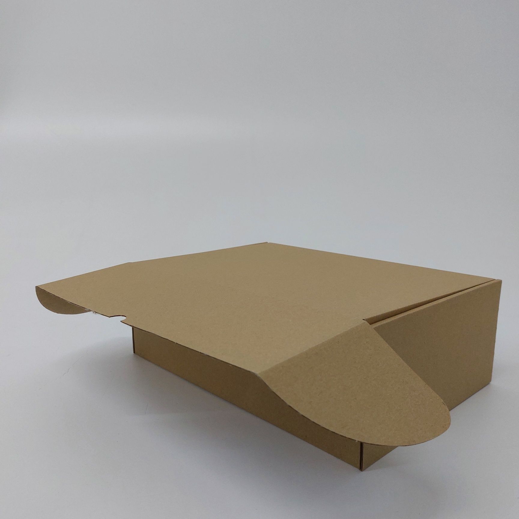Caixas de cartão montagem rápida (C- 37cm L-25cm A-12cm)