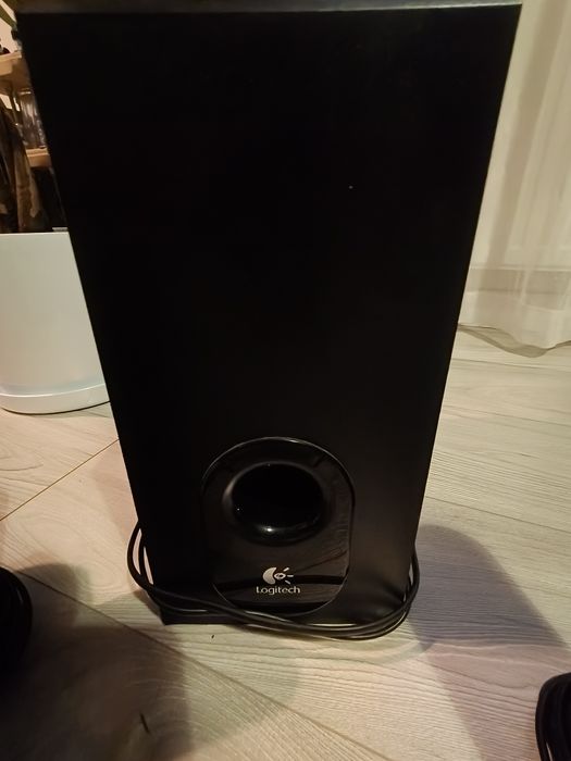 Logitech X-530 4 głośniki i Subufer