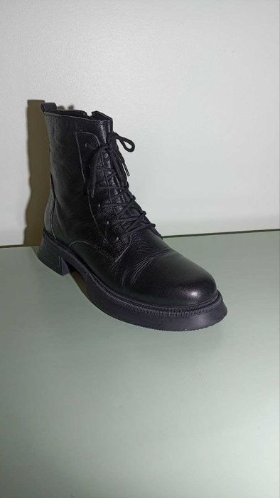 Жіночі черевики шкіряні 39 р