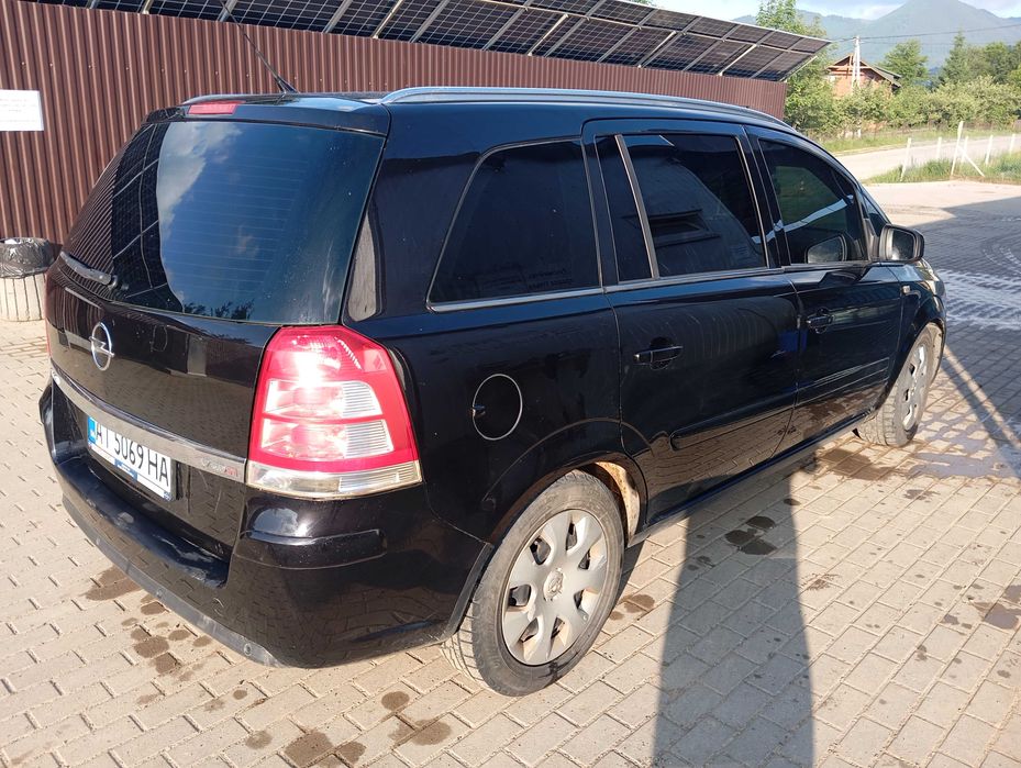 Опель зефіра 2010