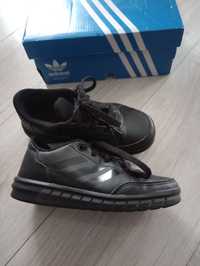 Oryginalne buty sportowe adidas