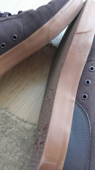 Sapatos castanhos DC 40