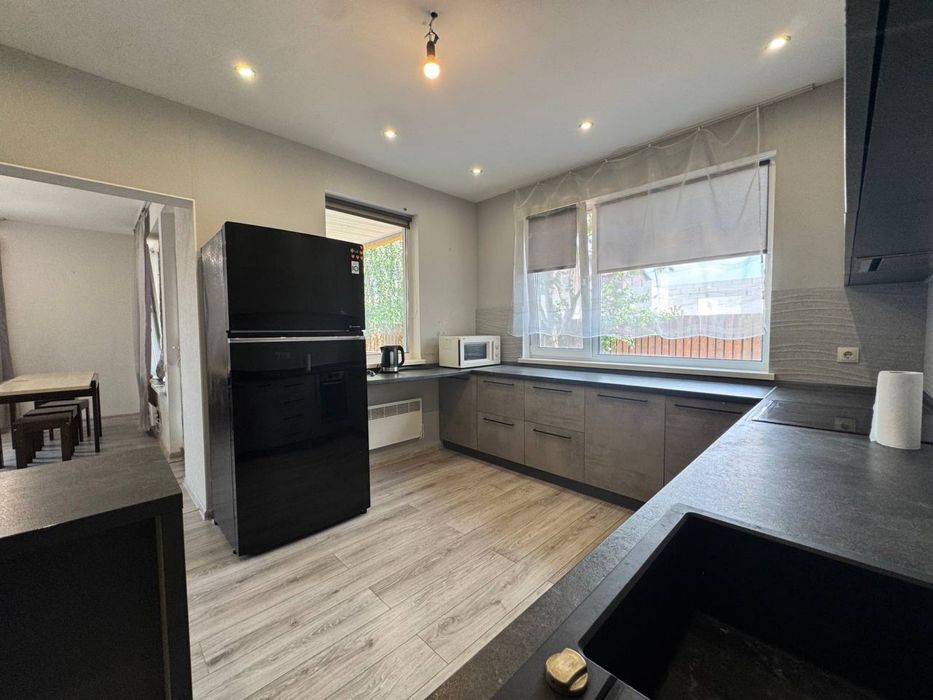 Продам будинок-дуплекс 2 поверховий Святопетрівське.