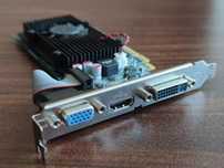 Zestaw kabel SATA i karta graficzna Nvidia GeForce GT 705