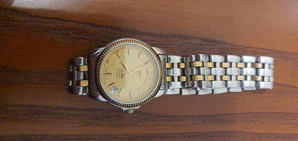 Продам швейцарские оригинальные часы Tissot