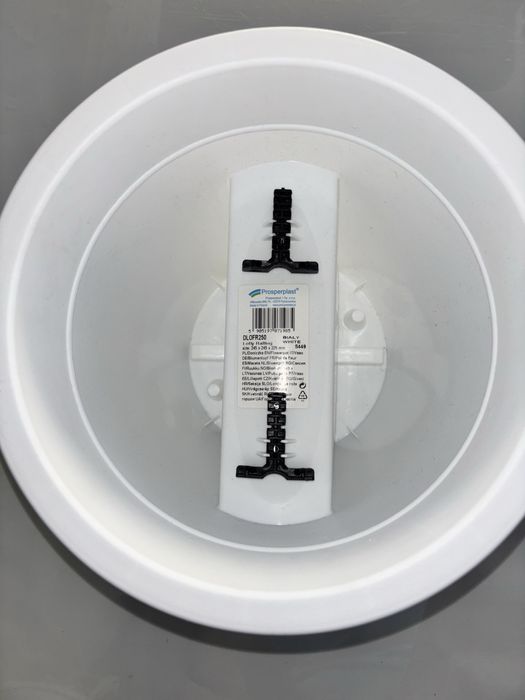 Doniczka balkonowa na balustradę Proplast