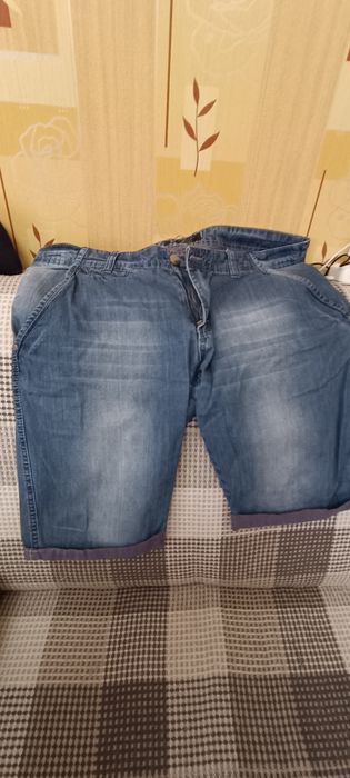 Продам Шорты джинсовые
